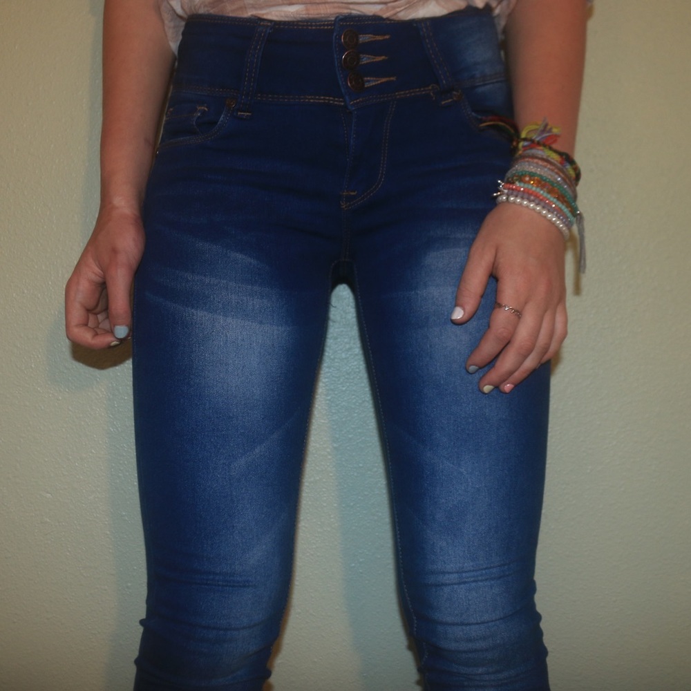 🦋BAMBOO JEANS- Like New High Waisted Skinny Jeans - Picture 8 of 13